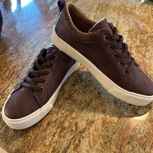 Old Navy NWOT brown faux leather sneakers.  Size 3